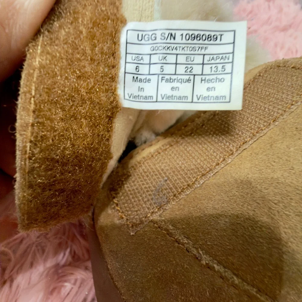 UGG Australia KEELAN Toddler Chestnut Brown Sheepskin Lined Boots Size‎ 6 GUC